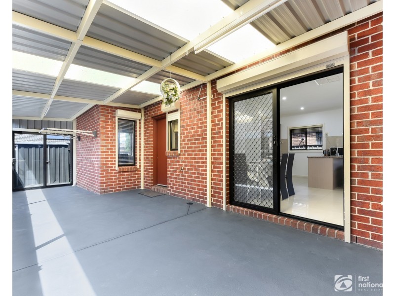 32 Ventasso Street, Clyde North VIC 3978