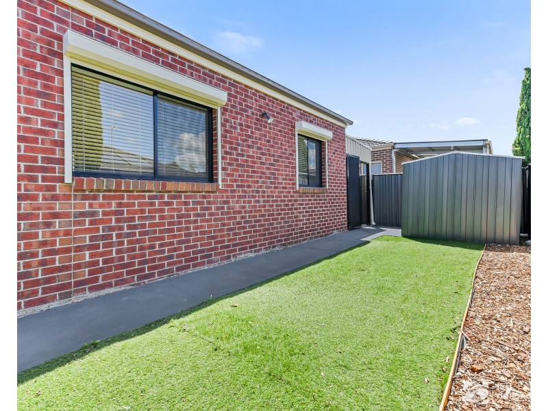 32 Ventasso Street, Clyde North VIC 3978