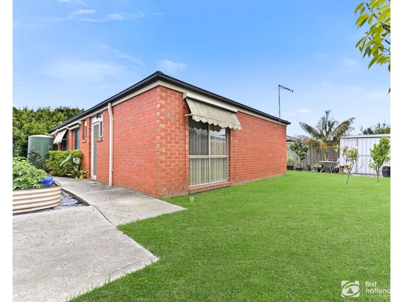 22 Bellbrae Crescent, Cranbourne West VIC 3977