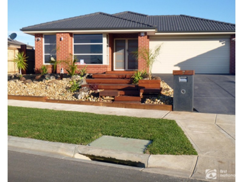 7 Bayley Place, Cranbourne West VIC 3977