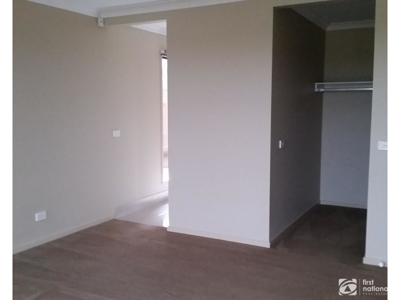 7 Bayley Place, Cranbourne West VIC 3977
