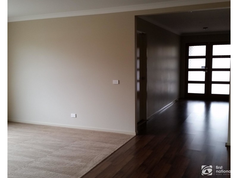 7 Bayley Place, Cranbourne West VIC 3977