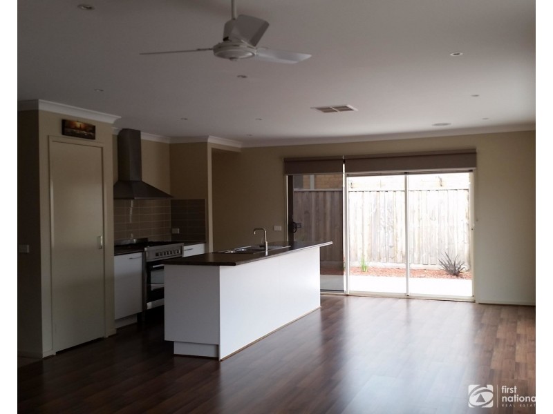 7 Bayley Place, Cranbourne West VIC 3977