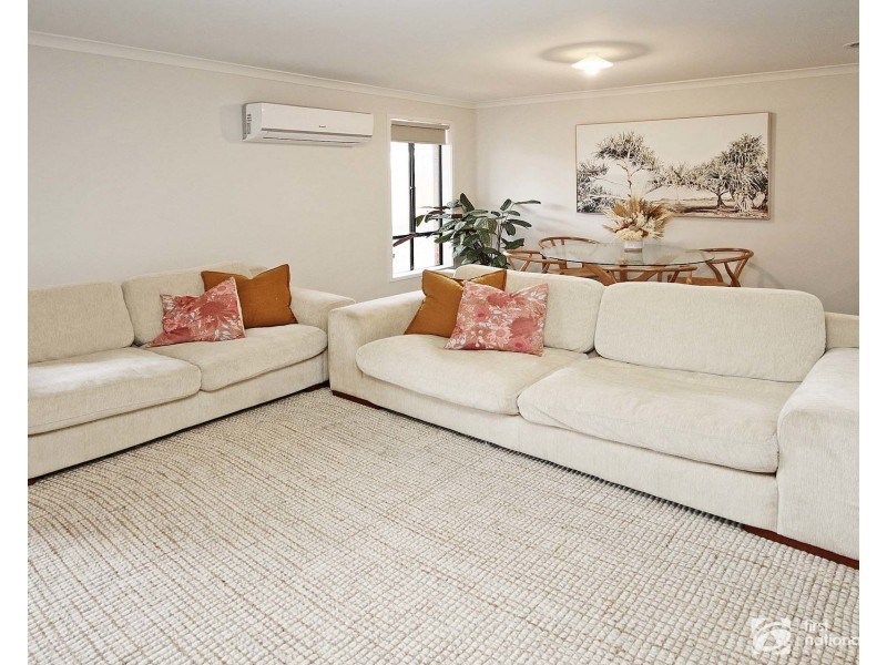 8 Tin Alley Avenue, Clyde VIC 3978