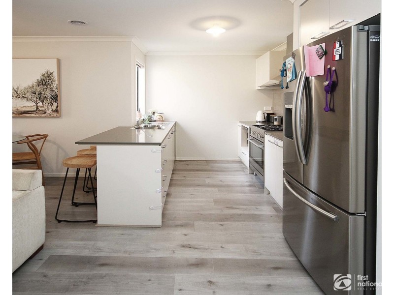 8 Tin Alley Avenue, Clyde VIC 3978