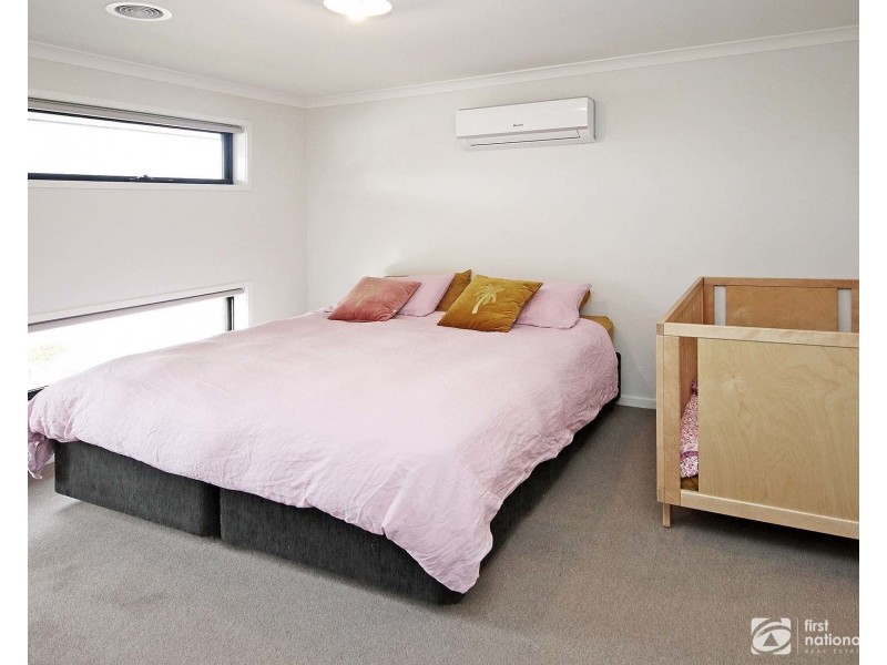 8 Tin Alley Avenue, Clyde VIC 3978