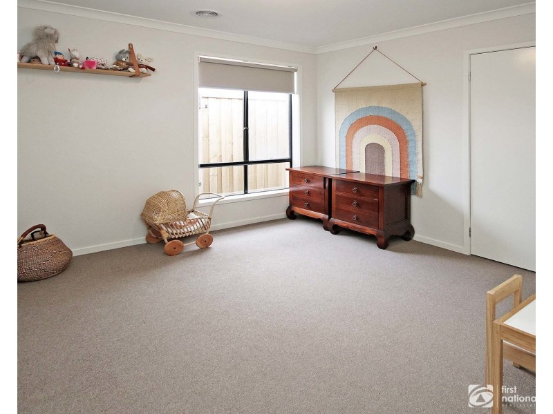 8 Tin Alley Avenue, Clyde VIC 3978