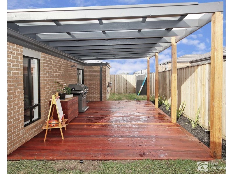 8 Tin Alley Avenue, Clyde VIC 3978
