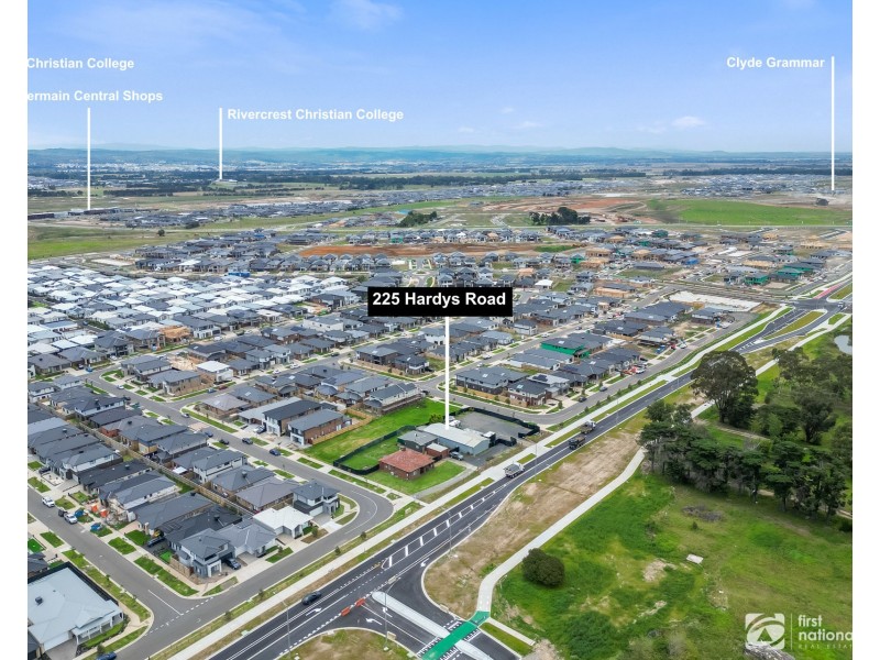 225 Hardys Road, Clyde North VIC 3978