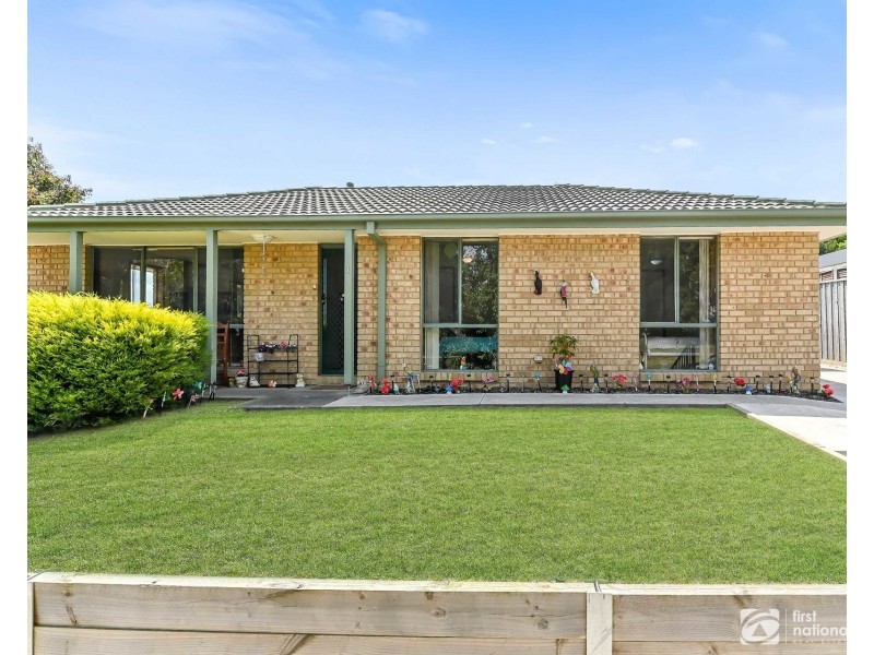 1 Don Drive, Cranbourne West VIC 3977