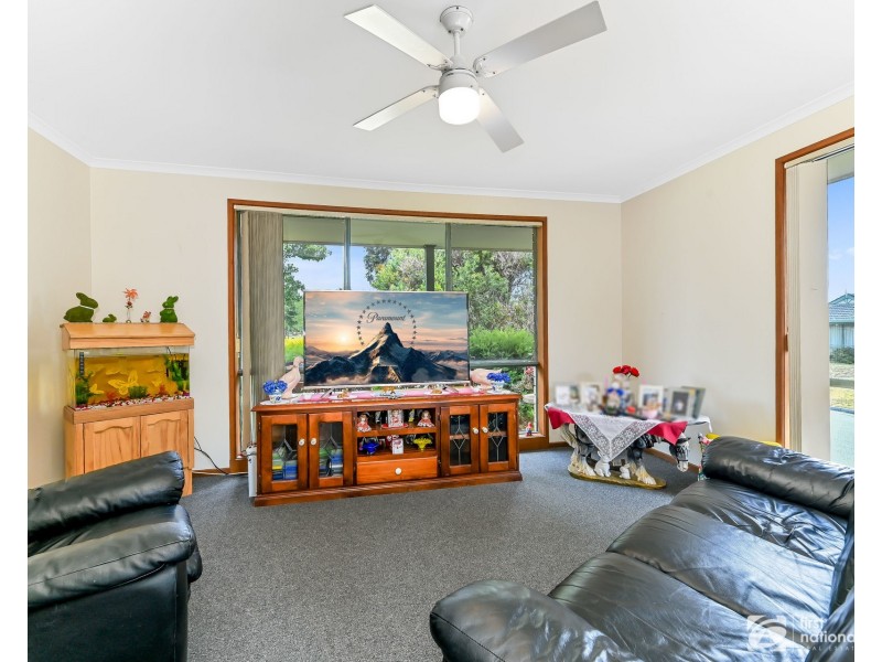 1 Don Drive, Cranbourne West VIC 3977