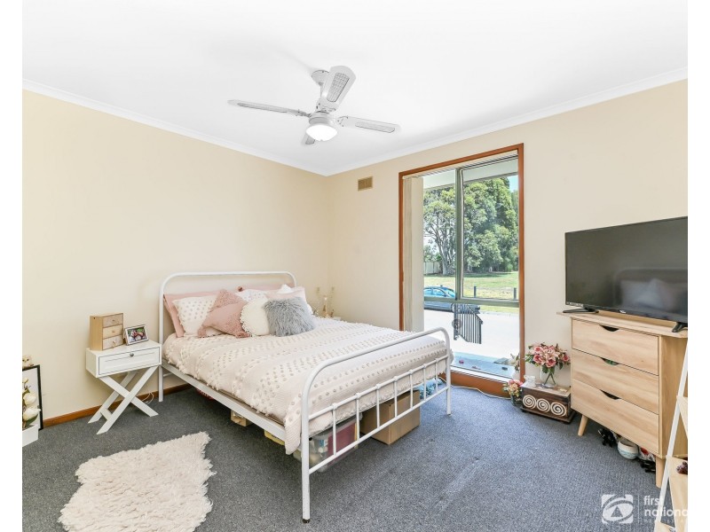 1 Don Drive, Cranbourne West VIC 3977