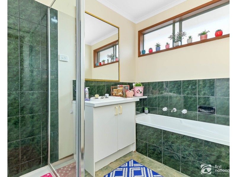 1 Don Drive, Cranbourne West VIC 3977