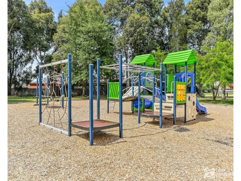 1 Don Drive, Cranbourne West VIC 3977