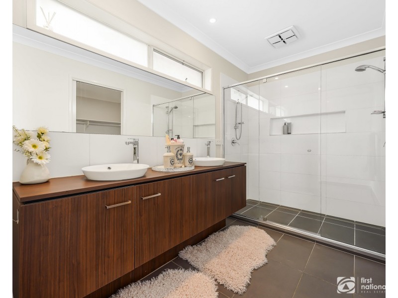 .2 Union Street, Clyde North VIC 3978