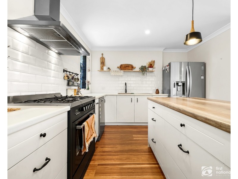 29 Dearing Avenue, Cranbourne VIC 3977