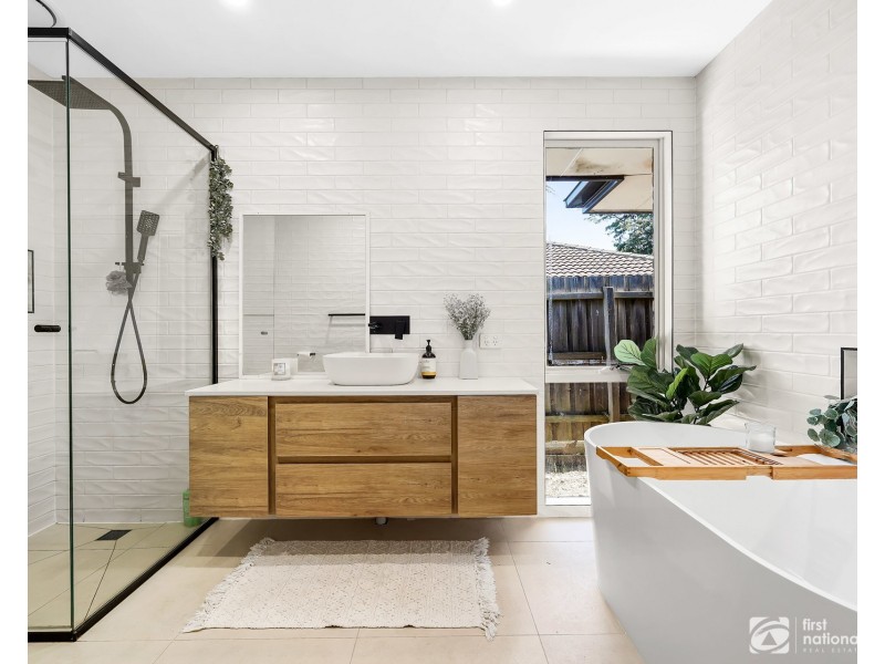 29 Dearing Avenue, Cranbourne VIC 3977