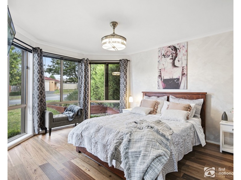 80 Earlsfield Drive, Berwick VIC 3806