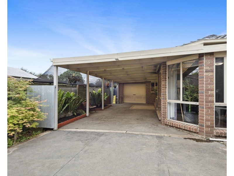 80 Earlsfield Drive, Berwick VIC 3806