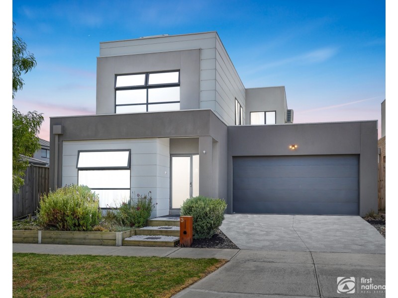 3 Savage Way, Clyde North VIC 3978