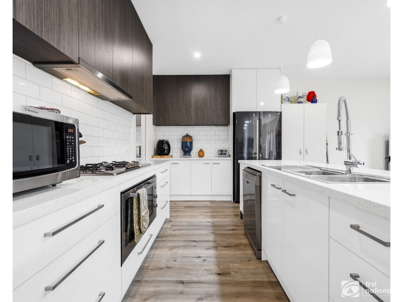 3 Savage Way, Clyde North VIC 3978