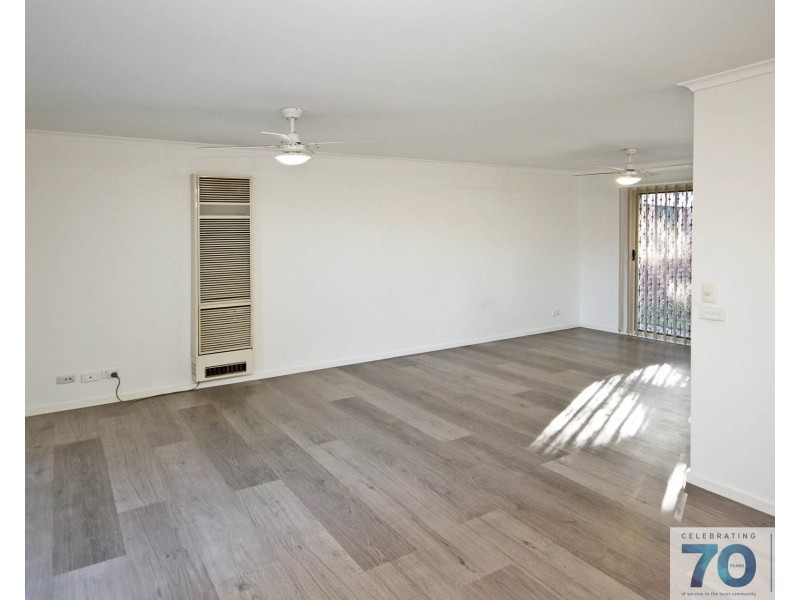 2/14 Phelan Drive, Cranbourne North VIC 3977