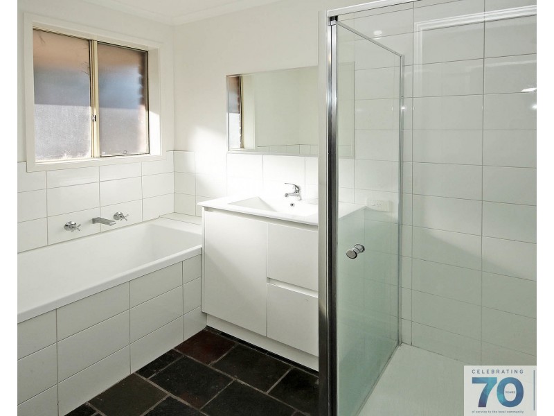 2/14 Phelan Drive, Cranbourne North VIC 3977