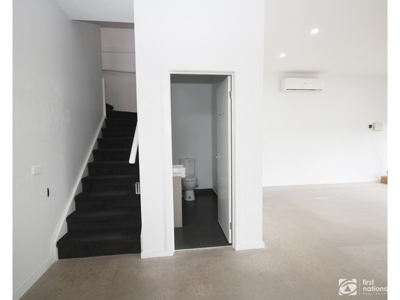 2 Push Pea Way, Cranbourne West VIC 3977