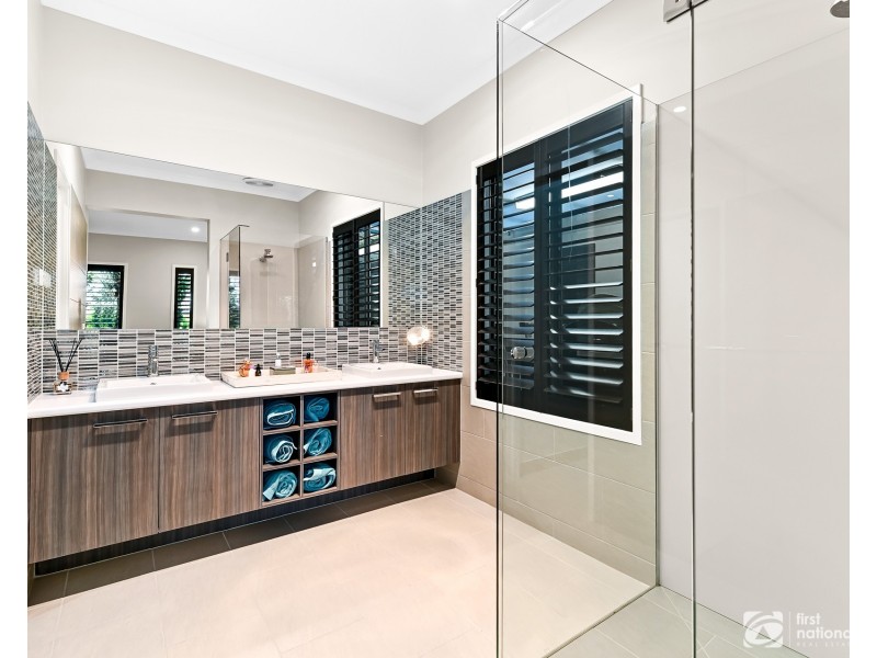 23 Buckskin Drive, Clyde North VIC 3978