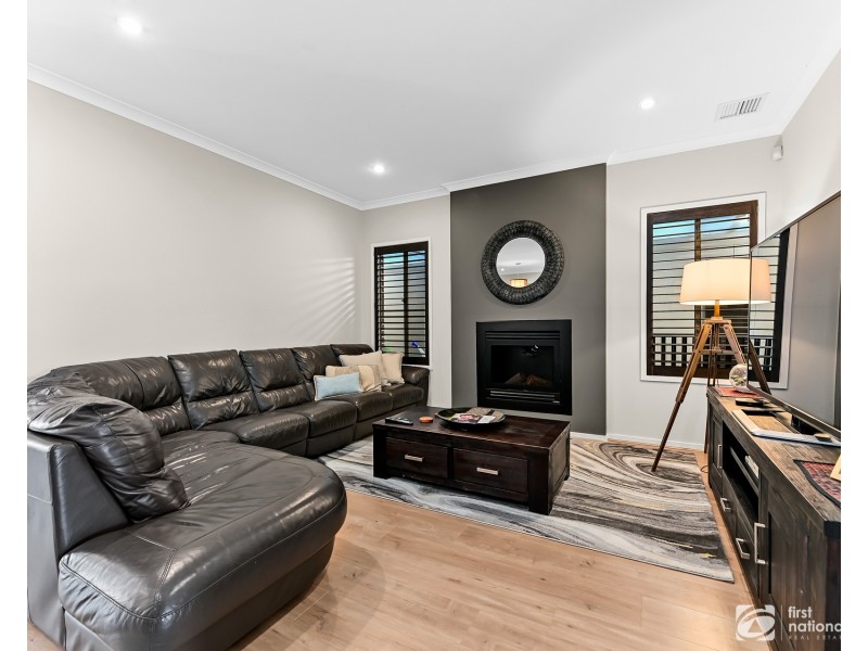 23 Buckskin Drive, Clyde North VIC 3978