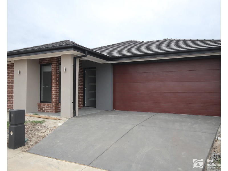 17 Blainey Way, Officer VIC 3809
