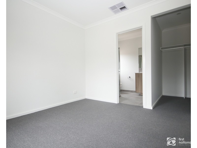 17 Blainey Way, Officer VIC 3809