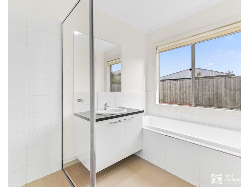 62 Kaduna Drive, Officer South VIC 3809