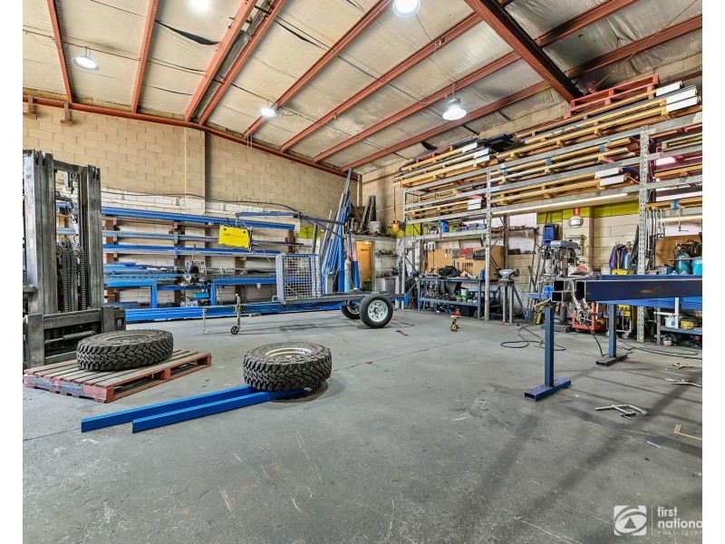 2/37 Cameron Street, Cranbourne VIC 3977