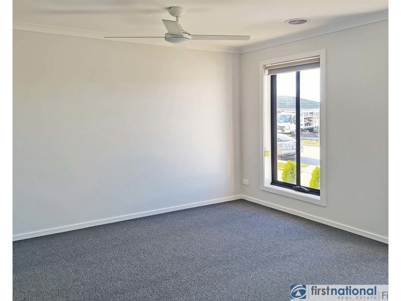 10 Mireland Street, Clyde VIC 3978