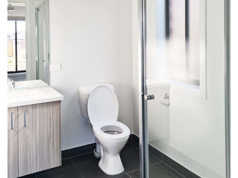 10 Mireland Street, Clyde VIC 3978