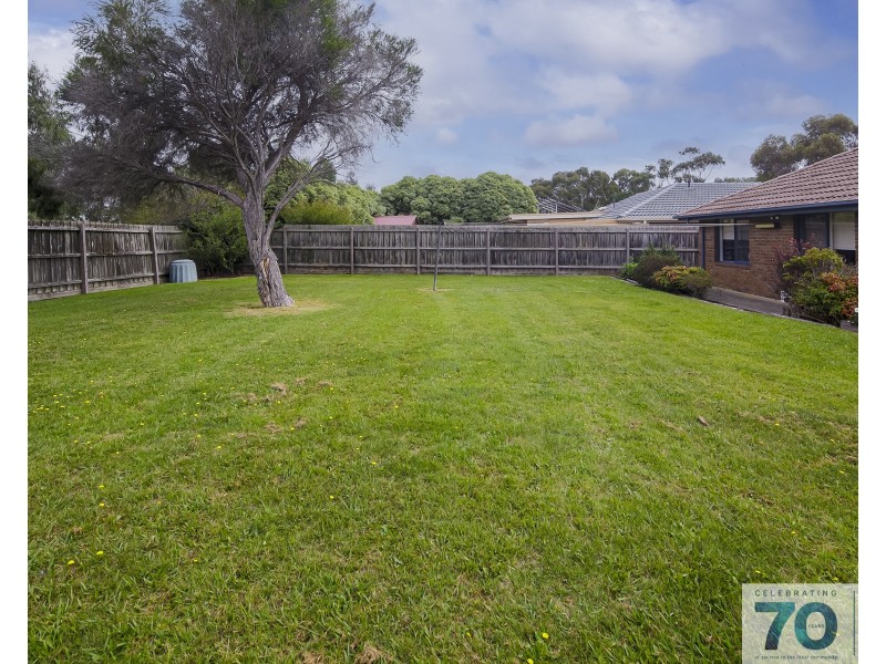 56 Endeavour Drive, Cranbourne North VIC 3977