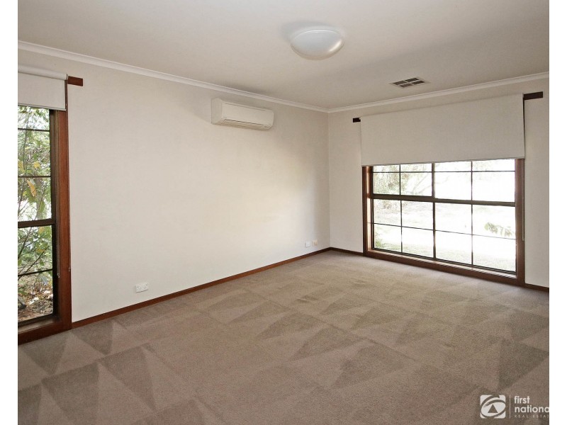 235 Manks Road, Clyde VIC 3978