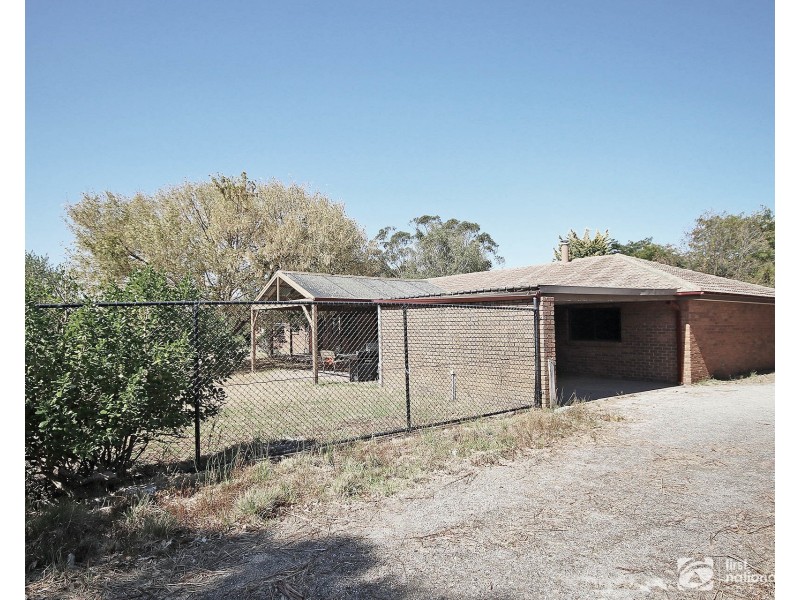 235 Manks Road, Clyde VIC 3978
