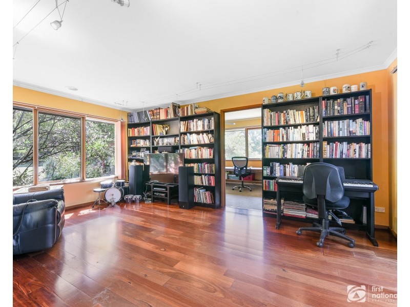 10 Facey Road, Devon Meadows VIC 3977