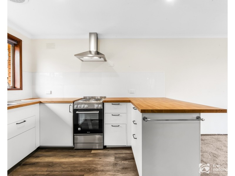 3/4 Walter Street, Cranbourne VIC 3977