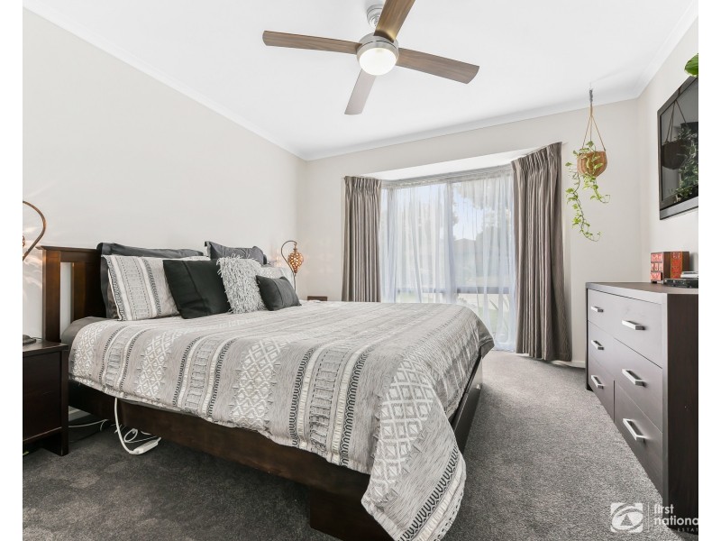 11 Manisa Place, Cranbourne West VIC 3977