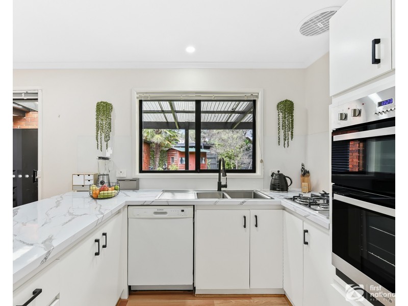 11 Manisa Place, Cranbourne West VIC 3977