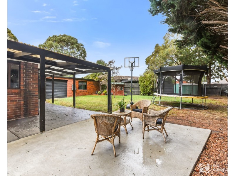 11 Manisa Place, Cranbourne West VIC 3977