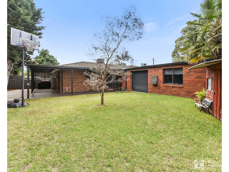 11 Manisa Place, Cranbourne West VIC 3977