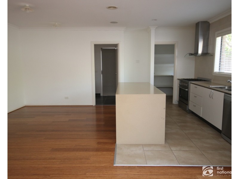 7 Albida Parade, Lyndhurst VIC 3975