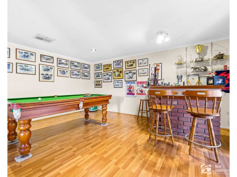 6 Bianco Court, Cranbourne North VIC 3977