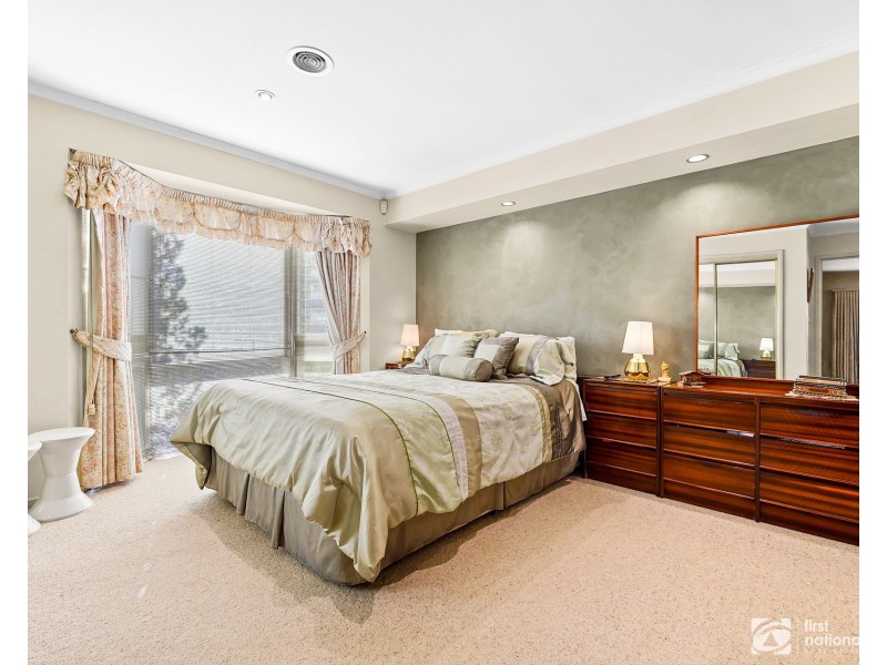 6 Bianco Court, Cranbourne North VIC 3977