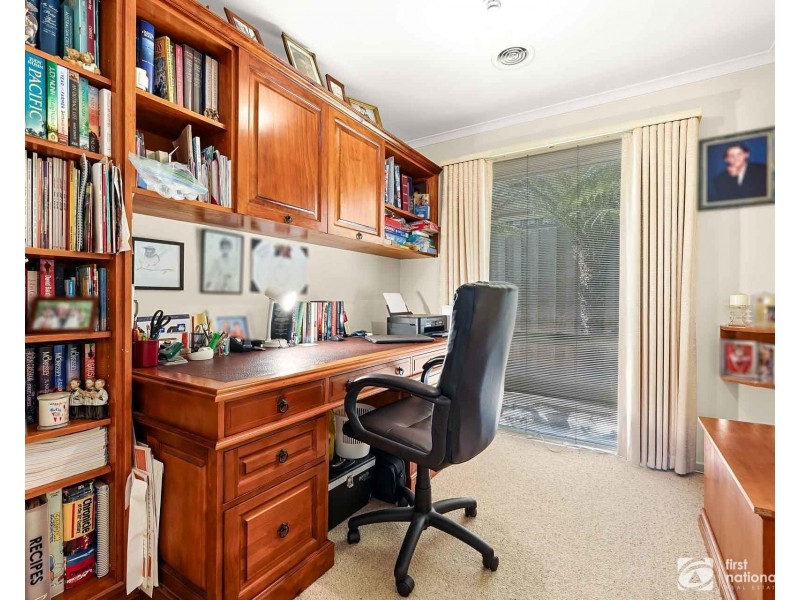 6 Bianco Court, Cranbourne North VIC 3977