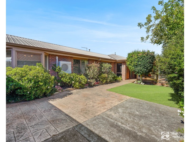 6 Bianco Court, Cranbourne North VIC 3977
